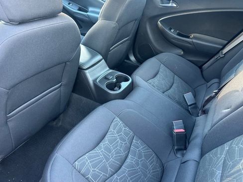 Used 2017 Chevrolet Volt LT image 13