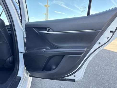 Used 2023 Toyota Camry SE w/ Convenience Package image 35