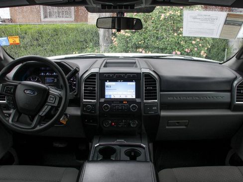 Used 2018 Ford F250 XLT w/ XLT Premium Package image 27