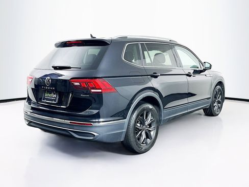 Used 2024 Volkswagen Tiguan SE image 9