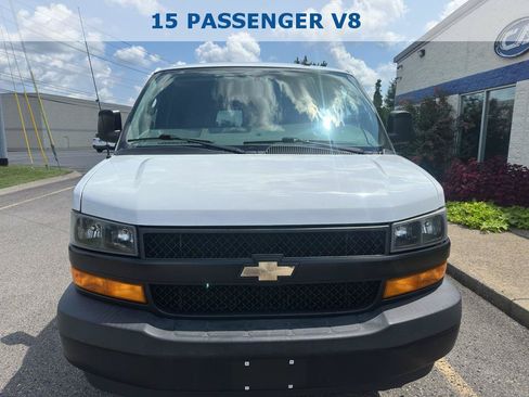 Used 2019 Chevrolet Express 3500 LS RWD image 9