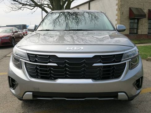 Used 2024 Kia Seltos LX AWD/4WD image 7