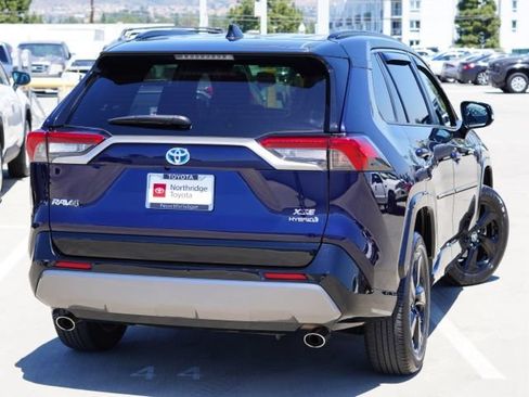 Used 2021 Toyota RAV4 XSE AWD/4WD image 8
