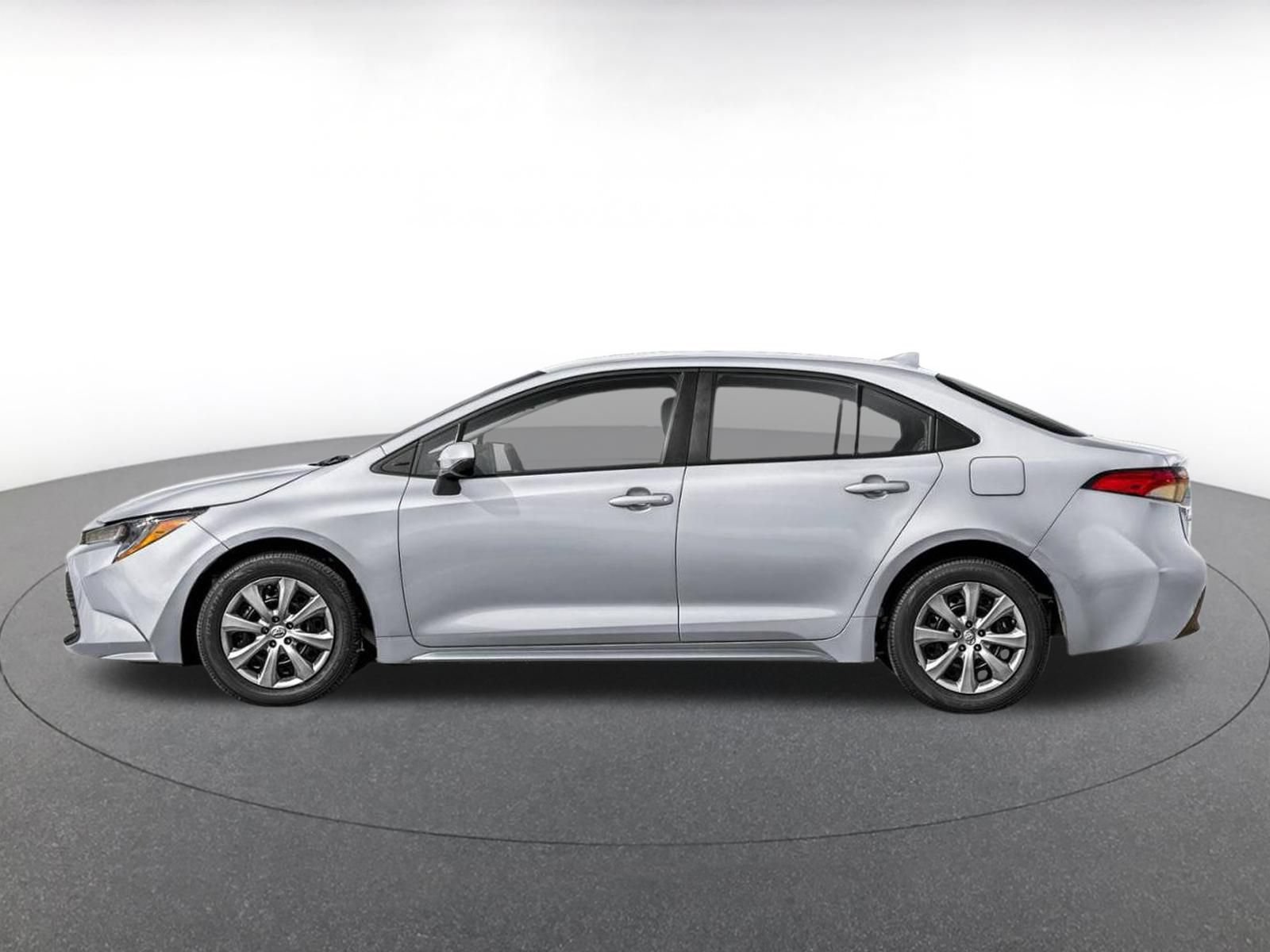 Used 2026 Toyota Corolla LE FWD image 3