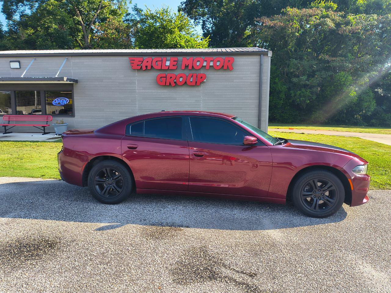 Used 2019 Dodge Charger SXT RWD image 1