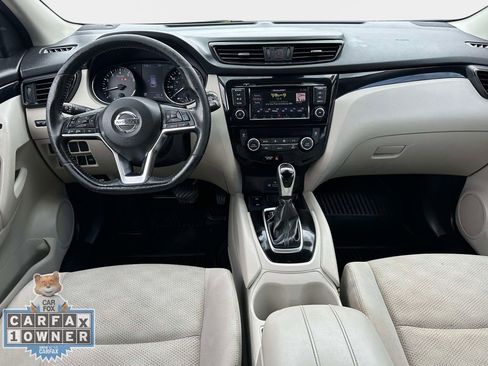 Used 2019 Nissan Rogue Sport SV w/ Technology Package AWD/4WD image 17