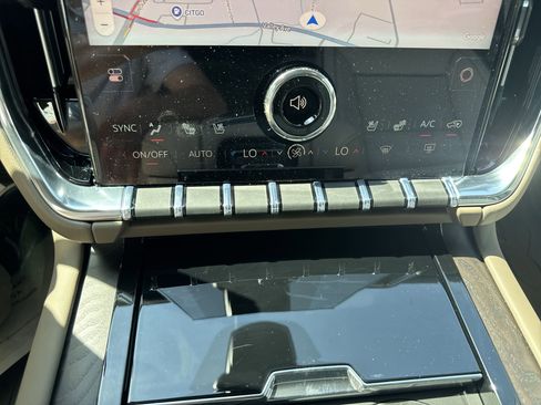 New 2026 GMC Yukon Denali w/ Denali Reserve Package image 17