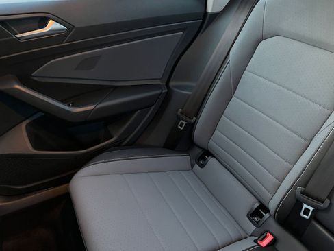 Used 2025 Volkswagen Jetta SE image 39