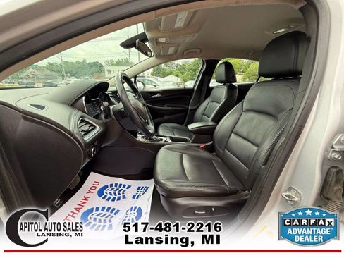 Used 2017 Chevrolet Cruze Premier image 13