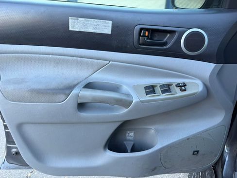 Used 2011 Toyota Tacoma PreRunner w/ TRD Off-Road Pkg w/JBL Audio RWD image 9
