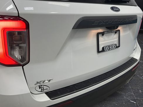 Used 2024 Ford Explorer XLT w/ Equipment Group 202A AWD/4WD image 40