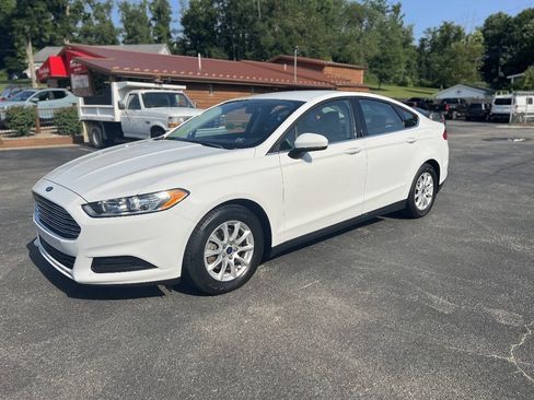 Used 2016 Ford Fusion S FWD image 1