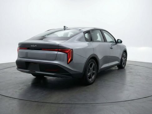 Used 2025 Kia K4 LXS image 9