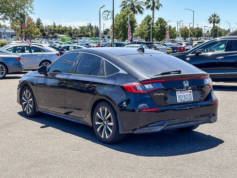 Used 2022 Honda Civic EX-L image 2