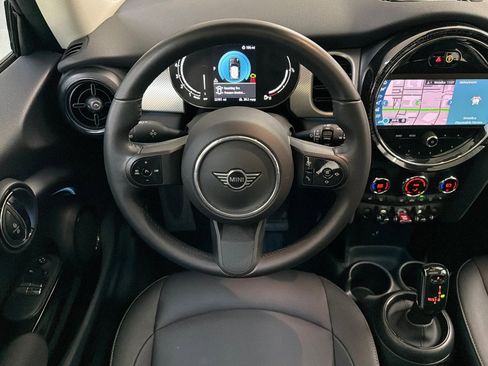 Used 2024 MINI Cooper 2-Door Hardtop FWD image 28