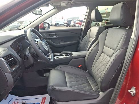 Certified 2024 Nissan Rogue Platinum image 13