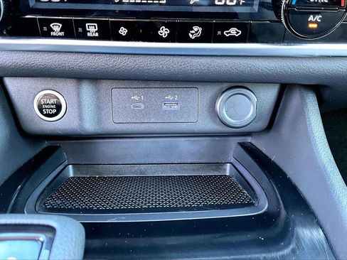 Used 2023 Nissan Rogue SV image 16