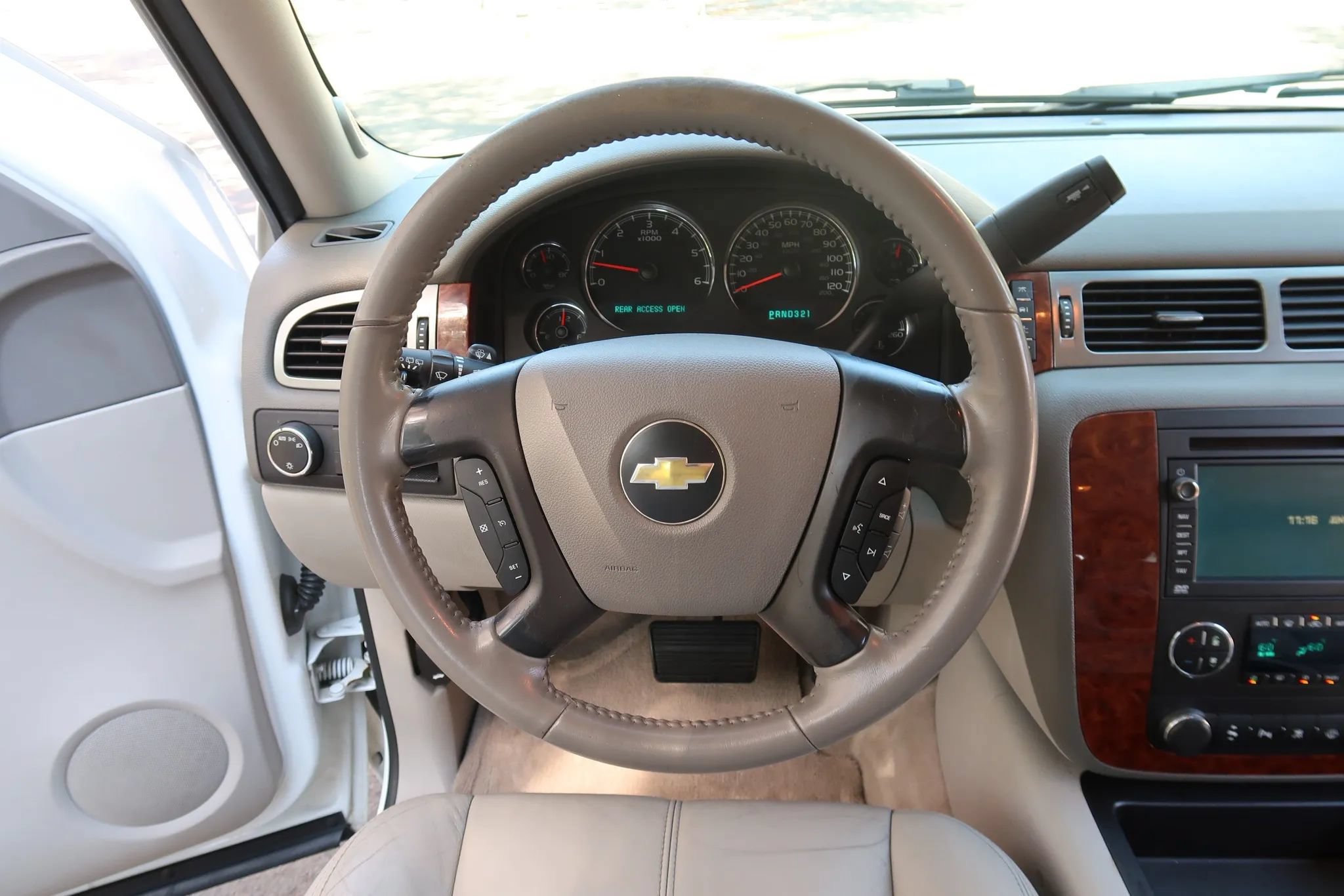 Used 2007 Chevrolet Suburban LTZ w/ LTZ Preferred Equipment Group RWD image 27