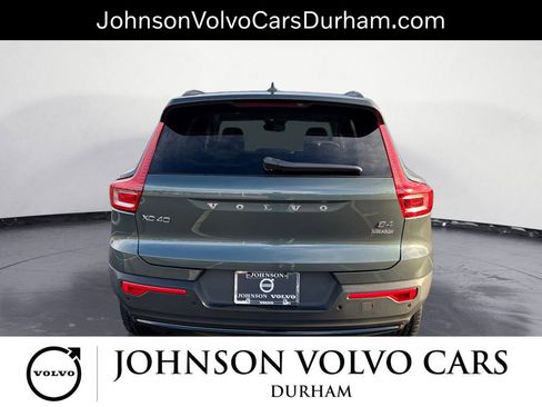 New 2026 Volvo XC40 B4 Plus w/ Climate Package image 4