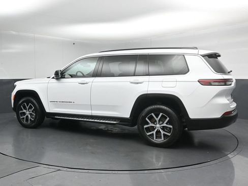 Used 2025 Jeep Grand Cherokee L Limited w/ Luxury Tech Group II AWD/4WD image 5