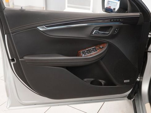 Used 2015 Chevrolet Impala LTZ FWD image 16