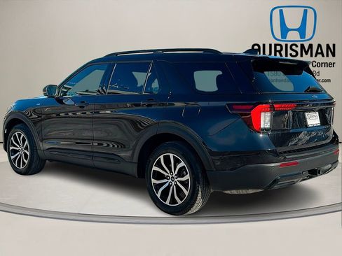 Used 2025 Ford Explorer ST-Line image 3