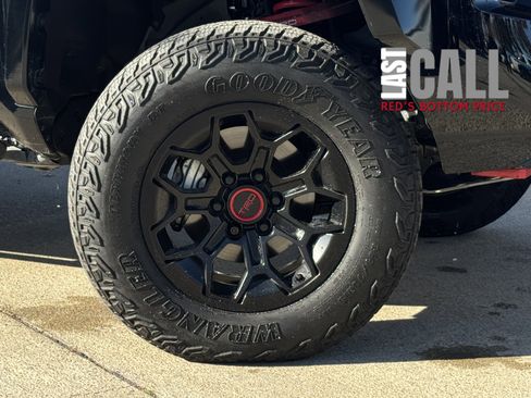 Used 2025 Toyota Tacoma TRD Pro image 4