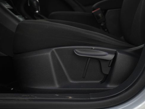 Used 2017 Volkswagen Tiguan S image 22