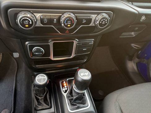 Used 2020 Jeep Wrangler Unlimited Sport AWD/4WD image 28