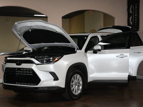 Used 2024 Toyota Grand Highlander FWD image 90