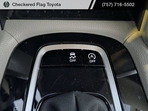 Certified 2025 Toyota Corolla Cross L image 19