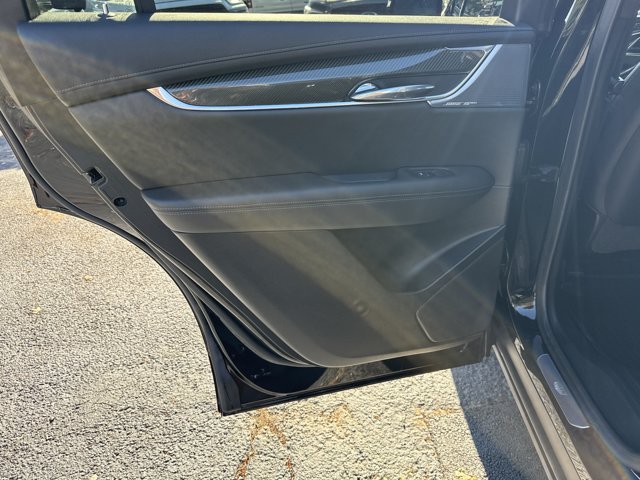 Used 2022 Cadillac XT6 Sport w/ LPO, ONYX Package AWD/4WD image 24