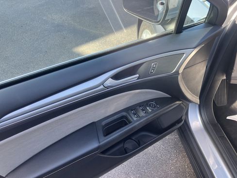 Used 2020 Ford Fusion S image 15