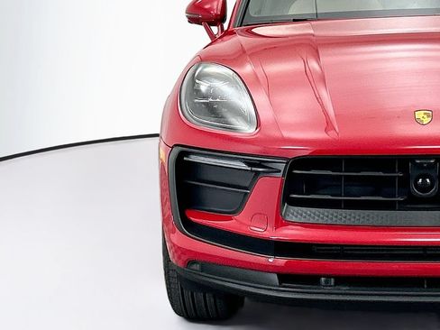 Used 2026 Porsche Macan AWD/4WD image 12
