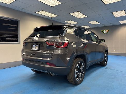 Used 2022 Jeep Compass Limited image 2