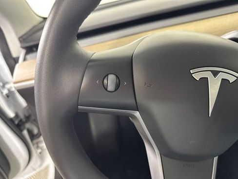 Used 2021 Tesla Model 3 Performance image 15