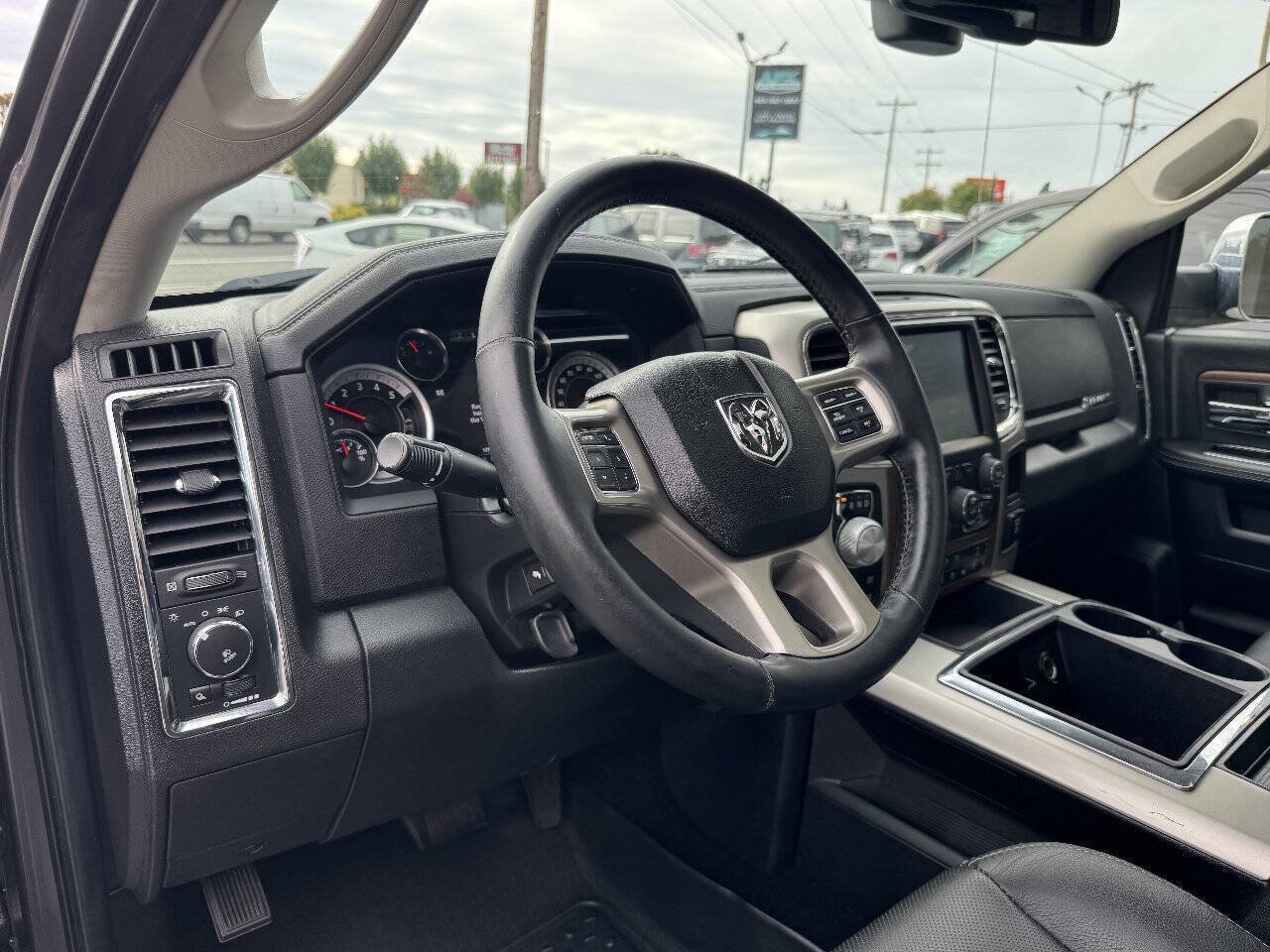 Used 2015 RAM 1500 Laramie AWD/4WD image 30