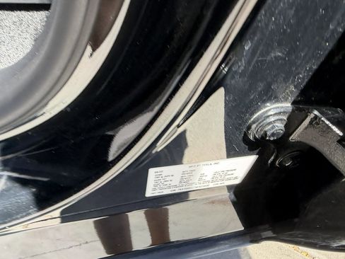 Used 2022 Tesla Model Y Long Range AWD/4WD image 46