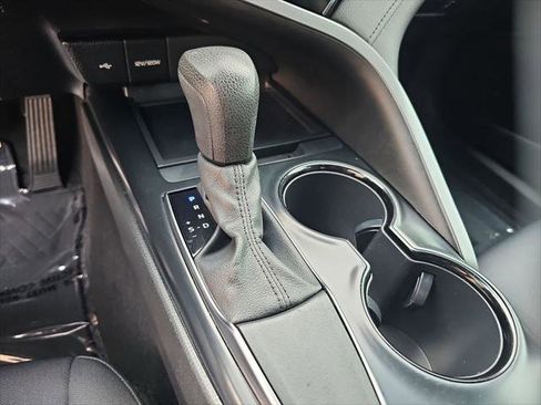 Certified 2020 Toyota Camry LE image 15