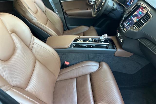 Certified 2024 Volvo XC90 T8 Ultimate w/ Protection Package Premier AWD/4WD image 18