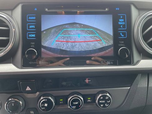 Used 2016 Toyota Tacoma TRD Off-Road w/ Towing Package AWD/4WD image 11