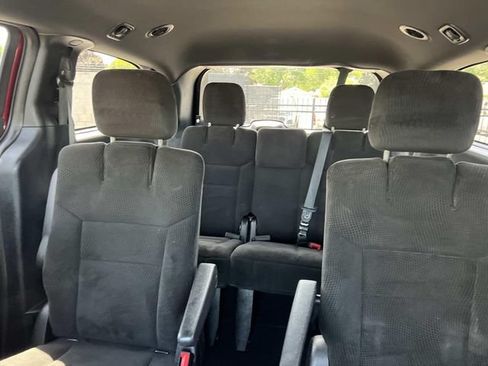 Used 2017 Dodge Grand Caravan SE FWD image 29