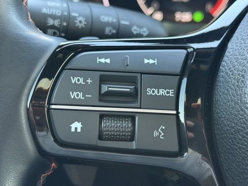 Used 2025 Honda Pilot Sport image 28