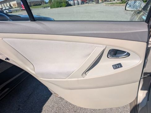 Used 2009 Toyota Camry FWD image 15