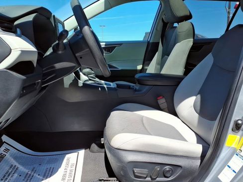 Certified 2022 Toyota RAV4 XLE w/ Convenience Package AWD/4WD image 15