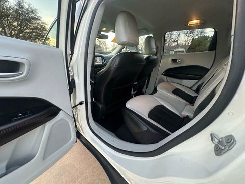 Used 2020 Jeep Compass Limited image 15