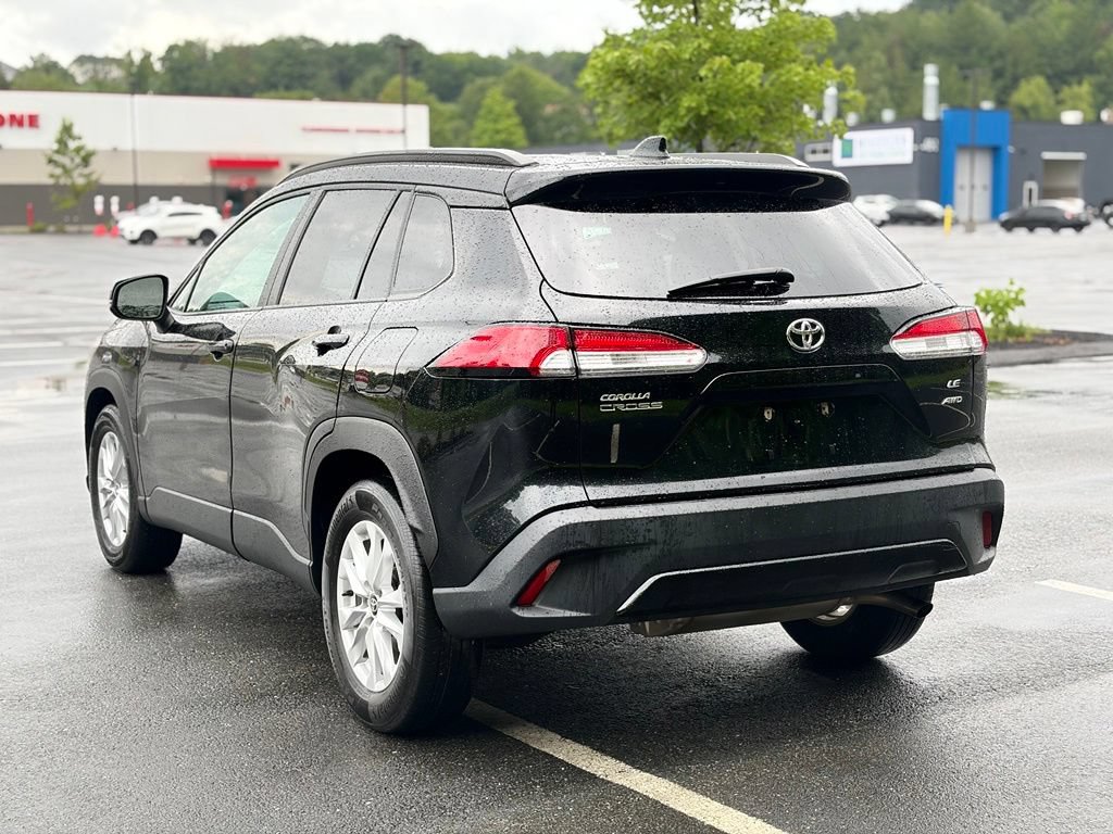 Used 2023 Toyota Corolla Cross LE w/ Moonroof Package AWD/4WD image 4