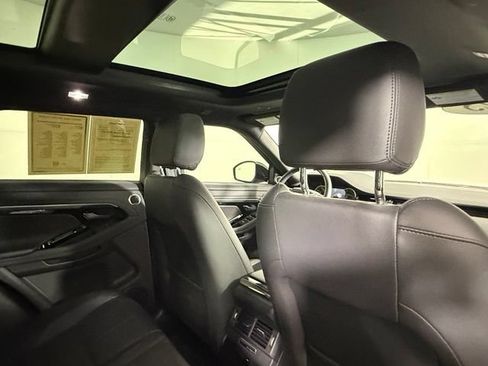 Used 2023 Land Rover Range Rover Evoque R-Dynamic SE AWD/4WD image 29
