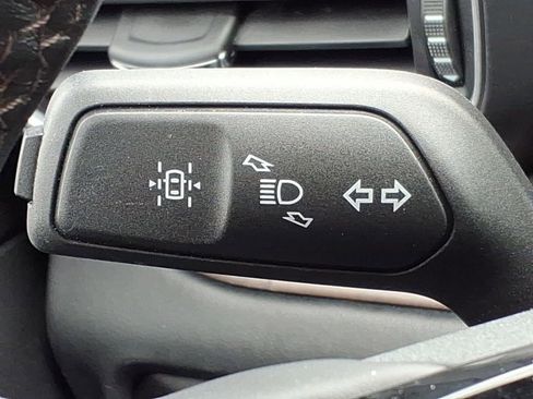 Used 2023 Ford Explorer Platinum w/ Equipment Group 601A AWD/4WD image 27
