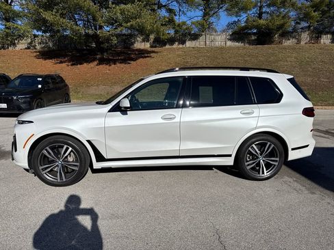 New 2024 BMW X7 xDrive40i w/ M Sport Package image 2